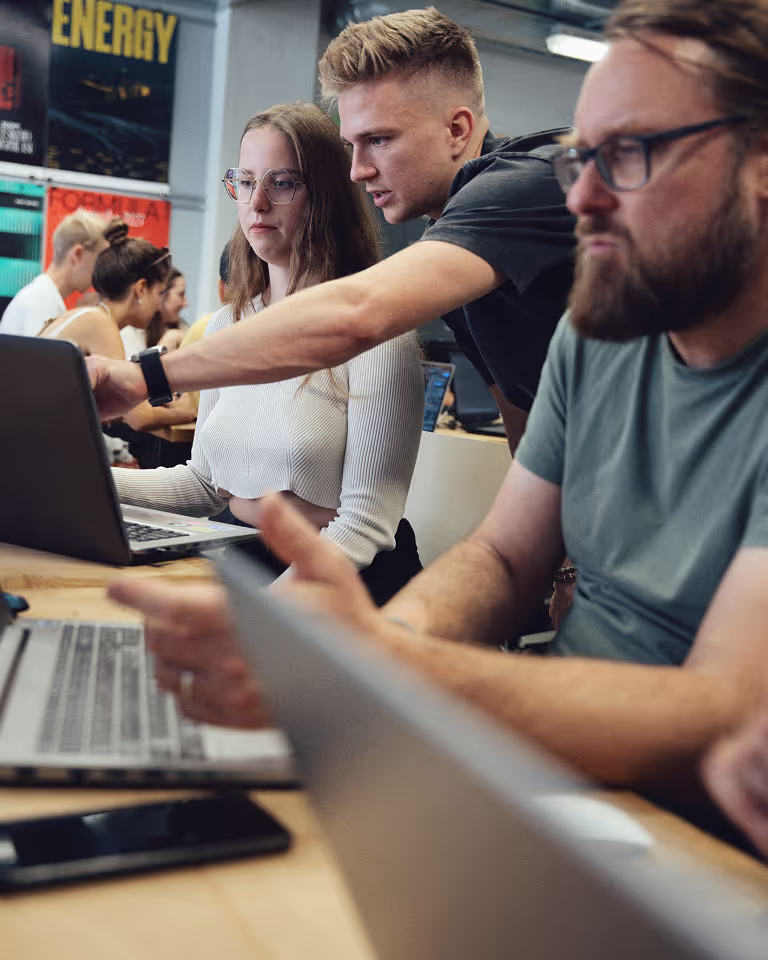 Freelance designer and Webflow developer Jaroslav Dlask leading a workshop about Webflow.